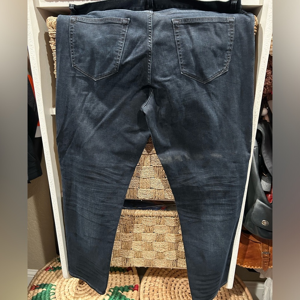 Banana Republic men’s athletic tapered dark wash denim jeans, size 34x30